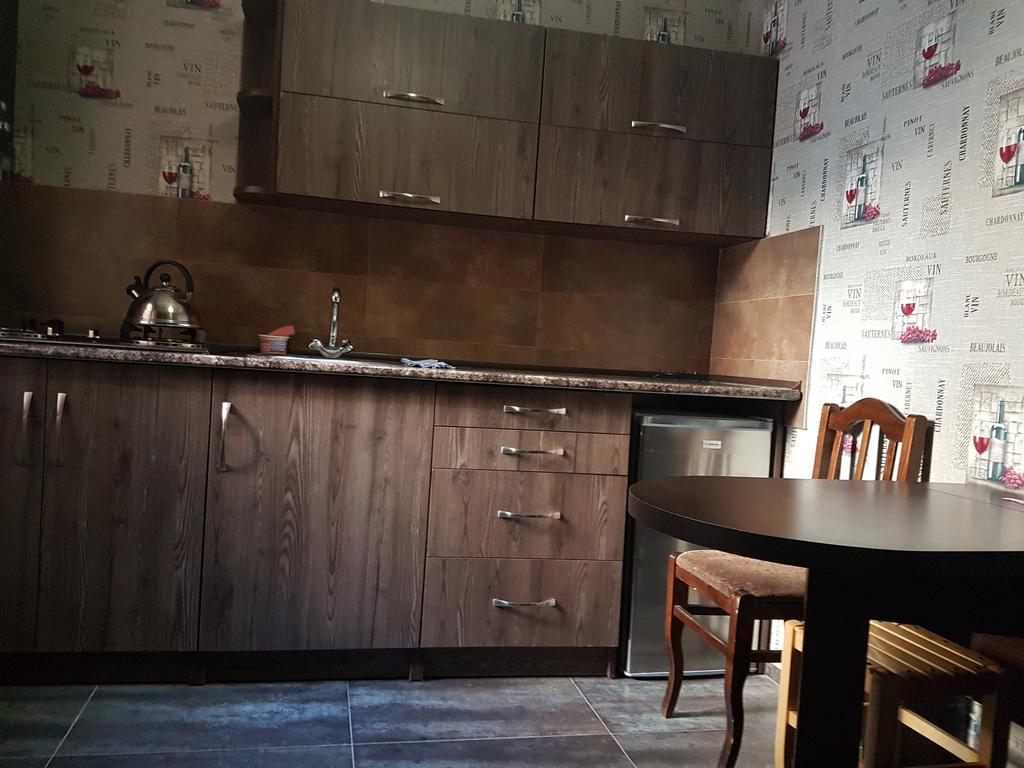 Emi House Hotell Borjomi Eksteriør bilde