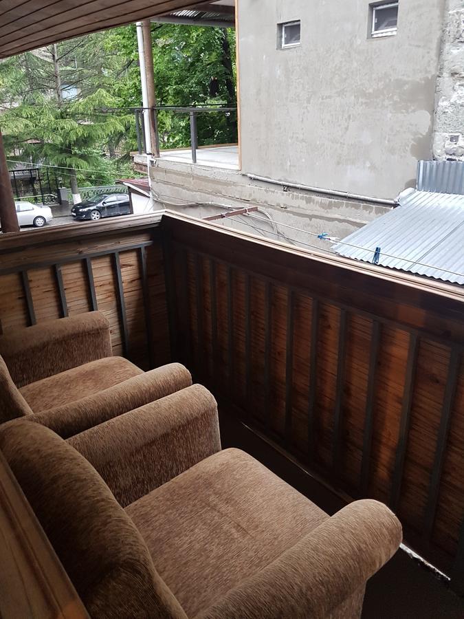 Emi House Hotell Borjomi Eksteriør bilde